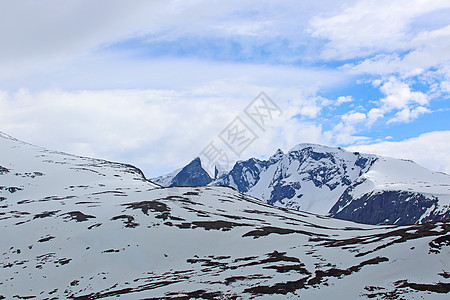 挪威春季山丘荒野岩石旅行苔原风景天空爬坡乡村冰川环境图片