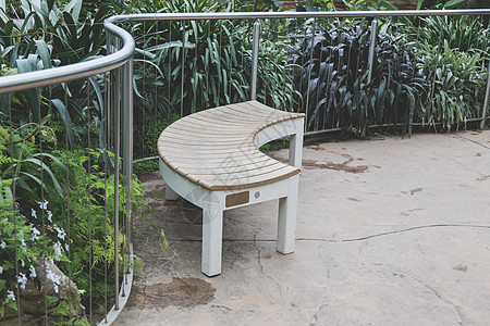 花园的座椅石头椅子棕色障碍圆形木材休息地面作品角落图片