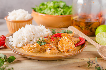 美味的鸡咖咖哩木头午餐食物香料油炸香菜黄油餐厅美食生物图片