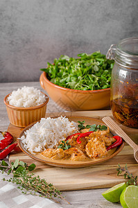 美味的鸡咖咖哩乡村美食生物食物餐厅木头黄油午餐香米香菜图片