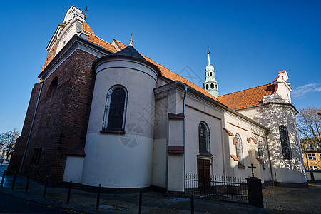 布瑞克 中世纪教堂和签字塔图片