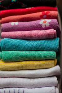一堆五颜六色的衣服羊毛毛衣家务织物收藏棉布团体服装活力衬衫图片