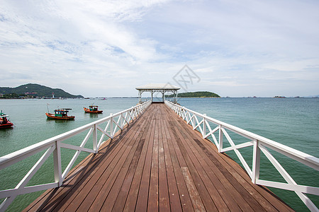 阿萨当大桥皮尔 康布里Koh Sichang蓝天阳光海滩旅游白色木头景点天空晴天历史图片