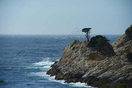 内地海岸岩石海滩海岸线悬崖风景支撑天空波浪蓝色旅行图片