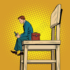 坐在大椅子上的小商家 还有智能手机白色成年期男人卡通片生长工程艺术经营生意人漫画背景图片