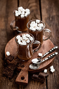 热巧克力甜甜点 木制背景棉花糖杯子早餐液体奶油食物乡村白色可可饮料巧克力图片
