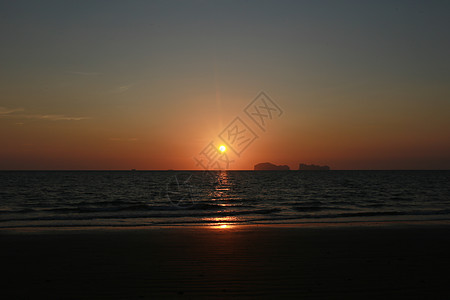TrangThail的Palian岛Koh Sukoorn岛日落和海滩太阳橙子海浪天际阳光天气晴天反射日光天空图片