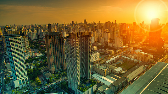 Bangkok 泰王国首府中心地带的空中刮天风景图片