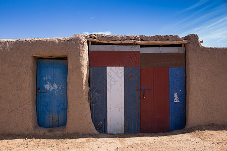 摩洛哥Merzouga传统房屋的门窗图片