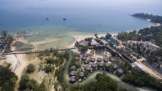 纳农省和阿曼的巴亚姆岛海滨空中观察热带住宅房子港口酒店海滩假期小屋红树旅游图片