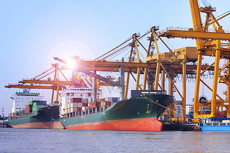 航运港口图像中的商业船舶装载集装箱用于仓库贮存起重机运输贸易后勤送货货物血管商品图片