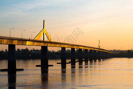 泰国友谊桥老挝Mukdahan天空景观历史性建筑工程文化万象地标友谊国家图片