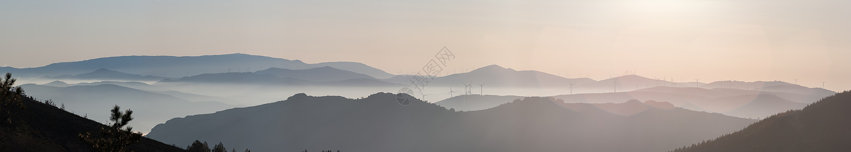 米丝山丘陵情绪发电机山峰阳光全景白色活力风景山脉图片