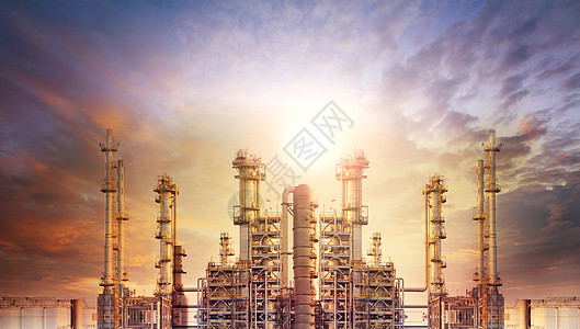 石油化工工厂和炼油厂外部管外生产植物活力汽油工程灯光气体化学工程师烟囱建造图片