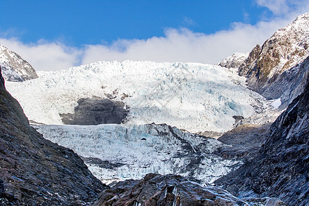 南面重要旅行目的地是亚特兰斯山峰冰川登山者冒险旅游风景游客悬崖岩石峭壁场景土地图片