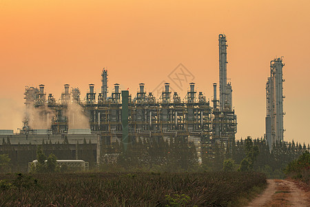 石油化工工厂和炼油厂外部管外生产建筑工程力量环境运输化学品太阳燃料管道天空图片