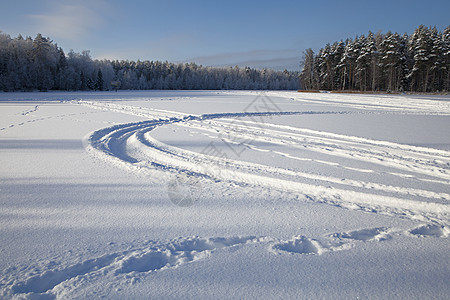 雪上轨道滑雪运动曲线车轮摩托汽车车辆卡车蓝色国家图片