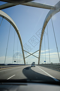 钢桥上看到车城市金属街道地标蓝色交通旅游建筑运输市中心图片