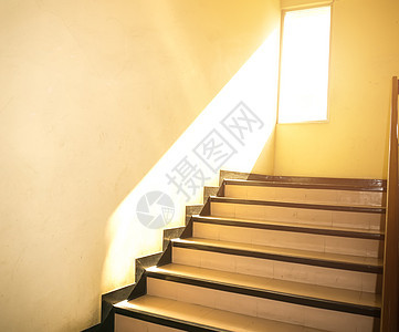 办公室消防出口楼梯障碍灰色安全建造玻璃入口情况窗户楼梯间白色图片