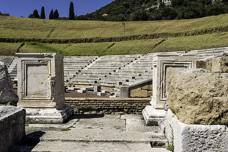 希腊佩洛庞涅斯古迈西尼剧院的废墟石头旅游旅行神话柱子雕塑纪念碑遗产艺术文明图片