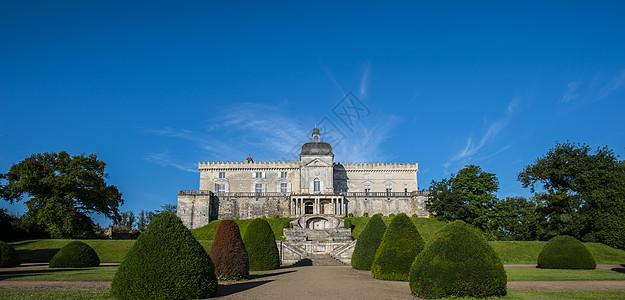 吉隆德的瓦耶雷斯城堡历史性旅行纪念碑建筑建筑学阳光堡垒城垛城墙花园图片