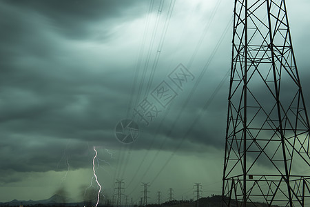暴风雨中高压电线价格风暴电压电缆电气活力生产闪电高架桅杆图片
