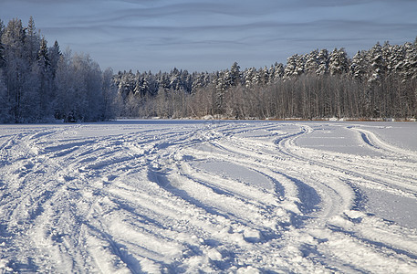 雪上轨道运输蓝色驾驶滑雪卡车痕迹牵引力车辆摩托运动图片