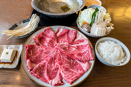 Wagyu牛肉Shabu热锅器具家庭玉米盘子配料面条菜单餐厅烹饪展示图片