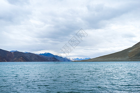 庞湖湖目的地石头自然景观旅行岩石天空地区图片