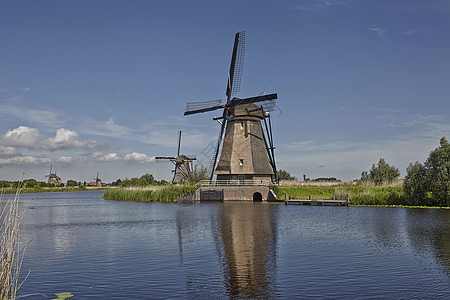 荷兰著名的荷兰Kinderdijk传统杜丘风车图片