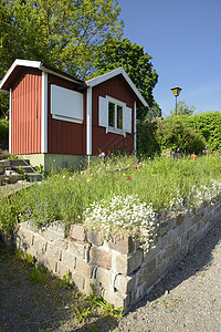 小型夏日小屋白色植物园花园童话林地田园入口房子红色风光图片