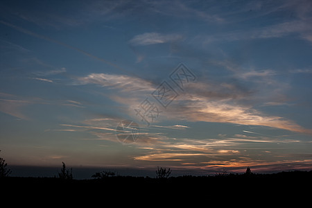 德国巴伐利亚黎明日出日落森林天空太阳图片
