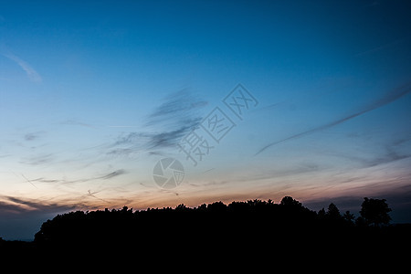 德国巴伐利亚黎明天空日出太阳森林日落图片