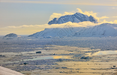 格陵兰湾与海冰风景海洋全球峡湾远景北极景观黄金旅行气候变化戏剧性图片