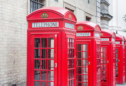 五个红色伦敦电话箱一连5个历史性地标城市民众建筑学街道纪念碑电话王国英语图片