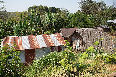 安达西贝地区的非洲疟疾小屋平房情调农村村庄乡村国家建筑学异国稻草苦难图片