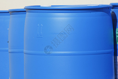 蓝塑料桶蓝色塑料木桶联盟图片
