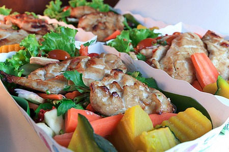 鸡肉牛排餐厅美食家蔬菜美味盘子胡椒油炸南瓜饮食营养高清图片
