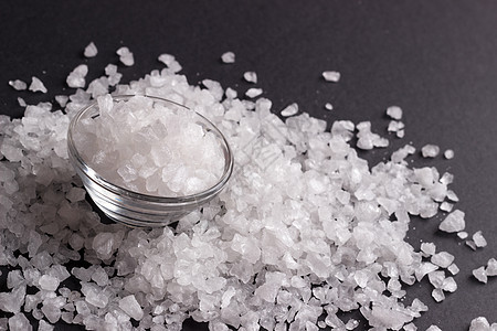白色盐结晶调味品粮食治疗黑色香料食物岩石味道营养水晶图片