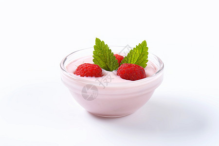 一碗草莓酸奶甜点健康饮食玻璃低脂肪水果盘子奶制品早餐食物小吃图片