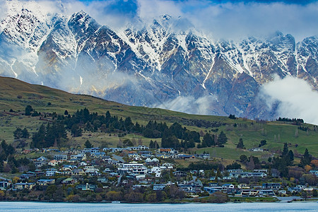 华卡提普湖皇后镇的美丽风景 南岛南部新泽住宅栖息地游客旅行天空地标场景港口旅游植物图片