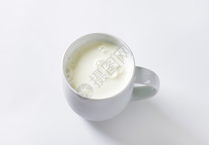 牛奶 kefir盘子奶制品食物奶油石器高架杯子白色图片