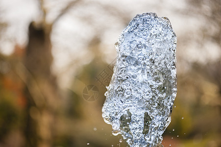 动物喷泉水涌出喷口液体喷出喷射溪流背景图片