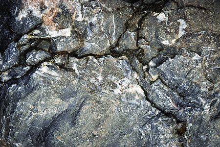石灰石岩石裂缝的细节图片