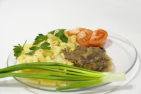 烤牛肉肝和意大利面营养洋葱香菜内脏小吃白色胡椒午餐绿色牛肉图片