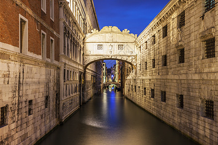 威尼斯的叹息桥日落建筑学蓝色市中心城市教会景观旅行建筑街道图片