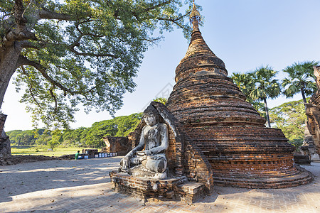 曼德勒Mandalay金子旅行遗产旅游和尚地标宗教寺庙观光雕像图片