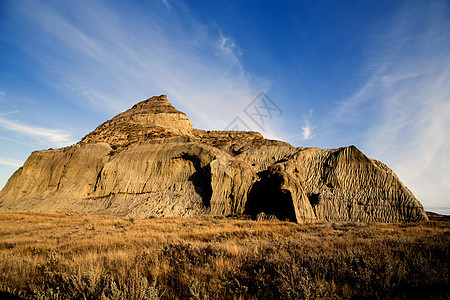 加拿大萨斯喀彻温地标天空城堡岩层旅行泥泞植被山谷荒地丘陵图片