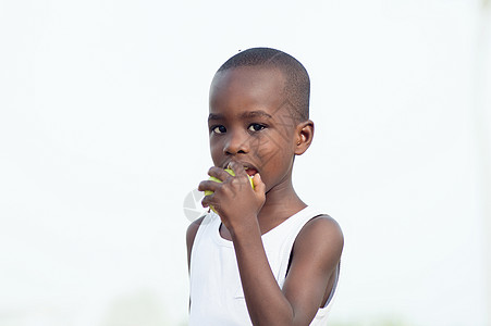 儿童吃苹果水果领口食物营养连衣裙孩子背景图片