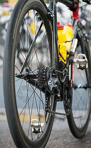 自行车车轮运动车轮后轮自行车牵引力变速运输娱乐踏板速度齿轮背景